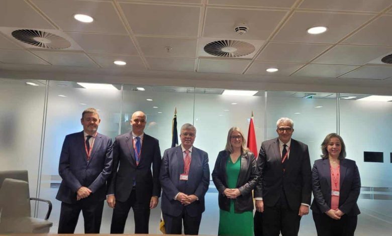 وزير التعليم العالي يبحث التعاون مع وزيرة التعليم البريطانية ونائبة وزير التعليم الإندونيسي