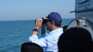 وزير الدفاع يشهد تنفيذ رماية بالذخيرة الحية