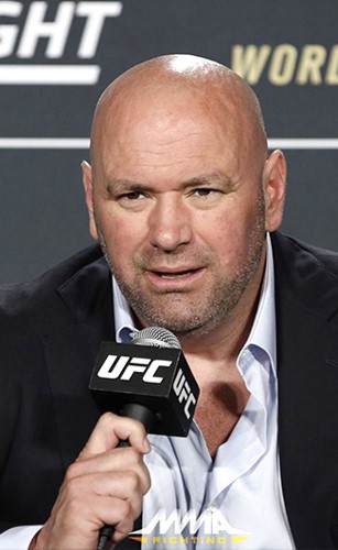 «عندما أذهب في إجازة أفعل كل شيء يفعله المتقاعدون، فأعزف عن التقاعد، وأعود للعمل أقوى»