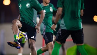 منتخب الناشئين يصل قطر استعداداً لمواجهة النمسا في كأس العالم