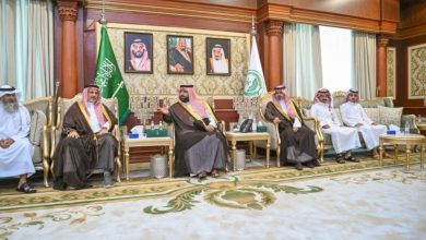 أمير جازان يستقبل أسرة المالكي لتنازلهم عن قاتل أخيهم - أخبار السعودية