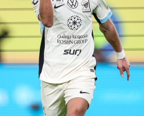 النجم الاتحادي حسام عوار