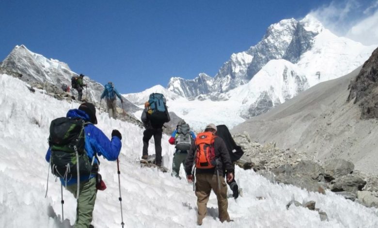 مصرع 7 متسلقين بعد انهيار جليدي في نيبال