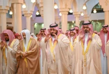 أمير جازان ونائبه يؤديان صلاة الاستسقاء مع جموع المصلين  - أخبار السعودية