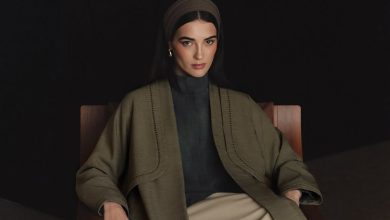 7 أفكار لتنسيق العبايات باللون الكاكي لتواكبي موضة خريف وشتاء 2025