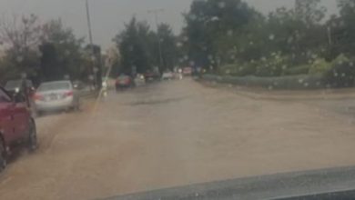 أزمة مرورية في دابوق بسبب تجمع مياه الأمطار