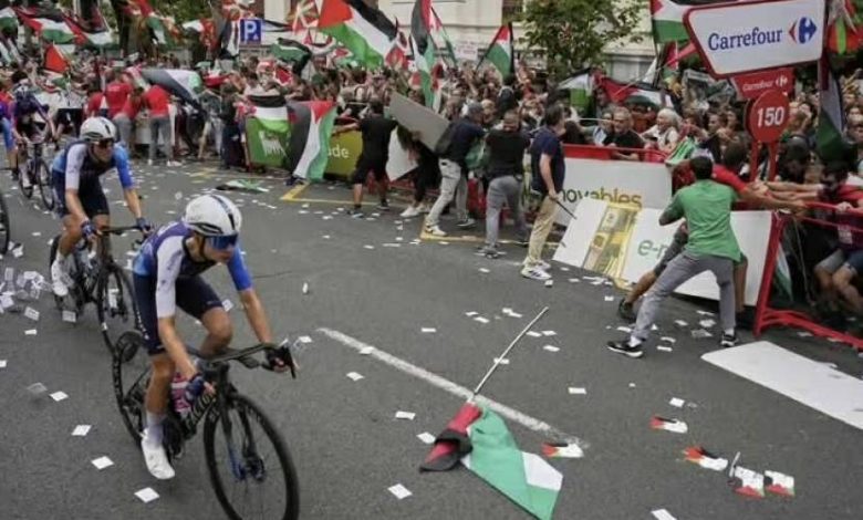 احتجاجات ضد مشاركته في المنافسات.. فريق "إسرائيل بريميير تك” للدراجات يتخلى عن اسمه وتمويله 