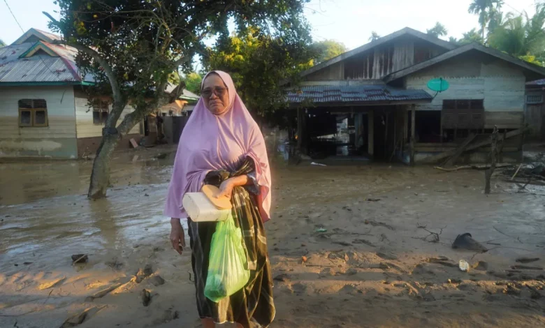 ارتفاع حصيلة قتلى الفيضانات والانهيارات الأرضية إلى 248