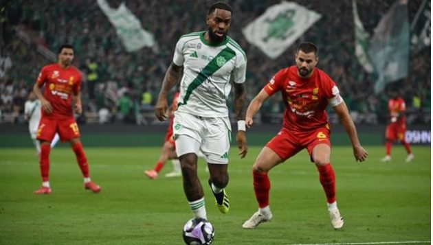 الأهلي يتفوق على القادسية بثنائية