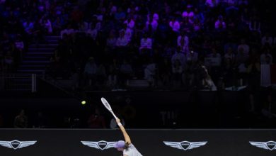 الإثارة تسيطر على منافسات نهائيات رابطة محترفات التنس في يومها الثالث