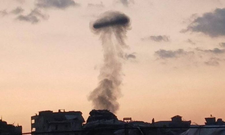 الاحتلال يواصل خرق الاتفاق في غزة.. قصف ونسف مبان 