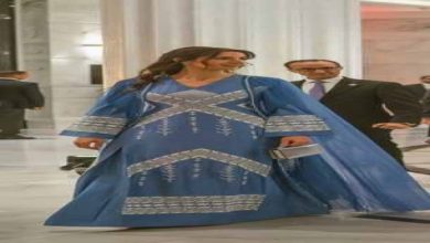 الثقة والقوة شعار نساء العائلة الملكية الأردنية في إطلالاتهن بدرجات الأزرق