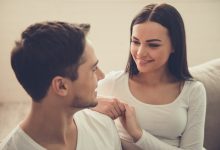 الحب الصامت بالنظرات.. لغة العيون تفضح المشاعر