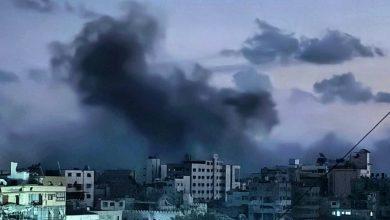 الدفاع المدني: انتشال جثامين خمسة شهداء في مخيم المغازي وسط قطاع غزة