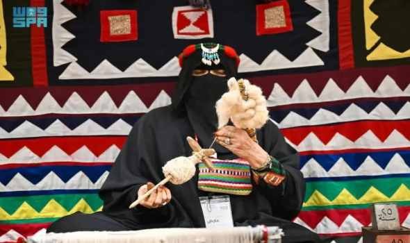 السدو حرفة سعودية عريقة تجسد ذاكرة البادية وتراث الجزيرة العربية