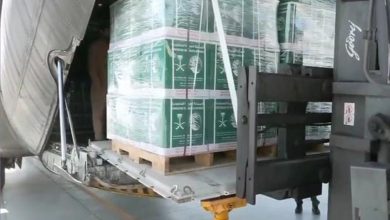 السعودية تعمل على تجهيز باخرة تحمل نحو 300 شاحنة وستصل إلى غزة خلال أيام