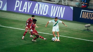 الشارقة يفوز على حامل اللقب في عقر داره