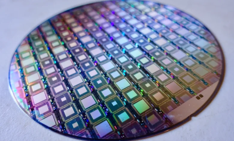 الصين تحقق ابتكارًا واعدًا في مواد صناعة أشباه الموصلات المتقدمة