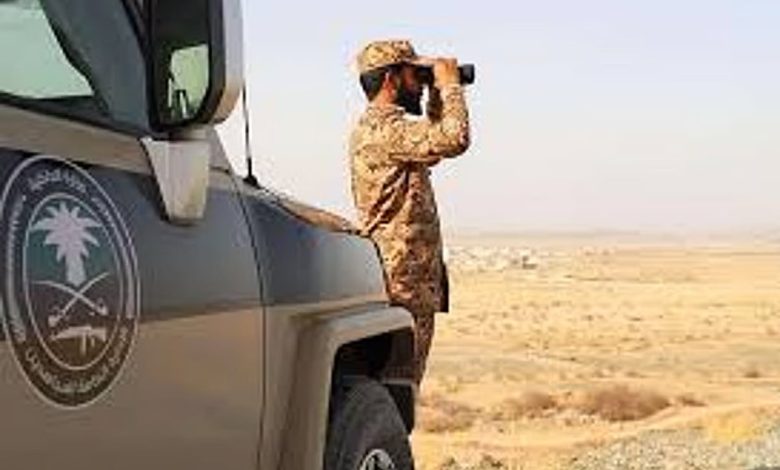 القبض على مواطن لنقله 12 مخالفًا لنظام أمن الحدود بمنطقة جازان