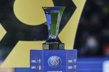 الكويت تستضيف قمة سان جيرمان ومرسيليا في كأس السوبر