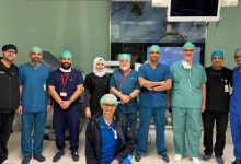 الكويت تُسجّل إنجازاً طبياً متقدّماً.. استئصال الغدة الدرقية بالروبوت عبر الفم دون جروح ظاهرية.. في مستشفى جابر الأحمد