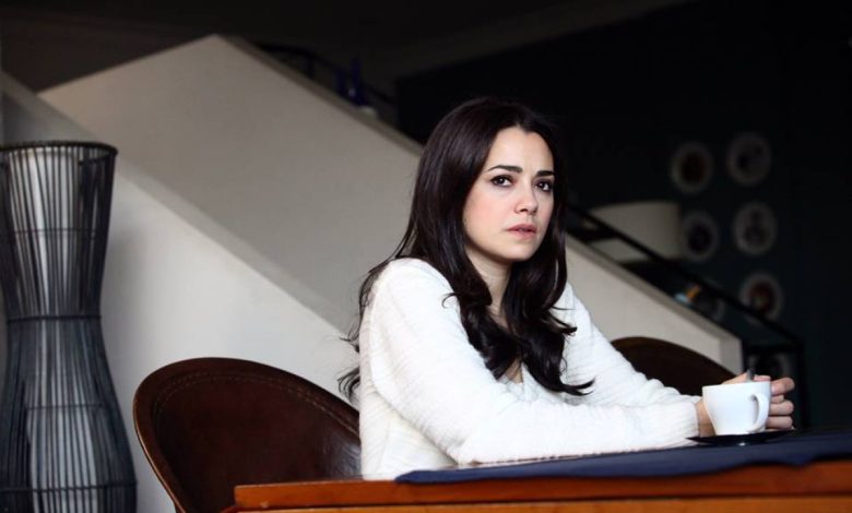 الممثلة التركية أوزغو نامال تتعرض وولديها لحادث سير مروّع وهذه حالتهم الصحية