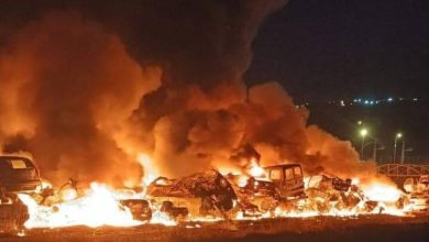 النيران التهمت عشرات المركبات.. ميليشيات المستوطنين تحرق مشطبا للمركبات في حوارة