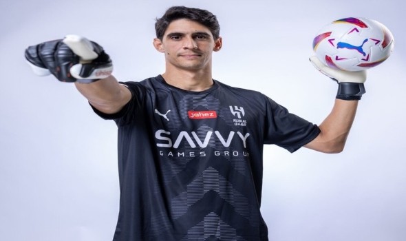 الهلال يكرم ياسين بونو بعد فوزه بجائزة أفضل حارس في إفريقيا ويواصل الانتصارات الآسيوية