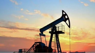 انخفاض النفط مع تزايد مخاوف تخمة المعروض بسبب ارتفاع المخزونات الأمريكية