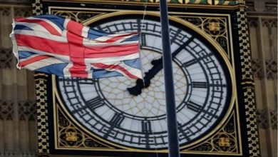 بريطانيا ترفع العقوبات عن الرئيس السوري ووزير داخليته...