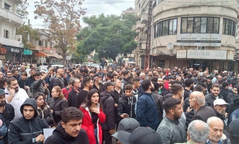 بعد الأكراد والدروز..العلويون يتظاهرون من أجل اللامركزية في سوريا