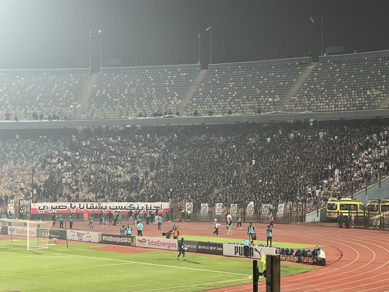 «بنكسب بشقانا يا صبري».. جماهير الزمالك تكرم نجم الفريق الراحل قبل مواجهة زيسكو