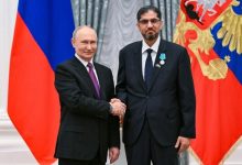 بوتين يقلد سفير الدولة وسام "بوشكين"