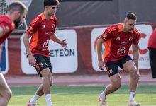 تدريبات تأهيلية وبدنية للاعبي الأهلي الغائبين عن رحلة المغرب