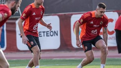 تدريبات تأهيلية وبدنية للاعبي الأهلي الغائبين عن رحلة المغرب