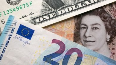تراجع الجنيه الإسترليني أمام الدولار واليورو