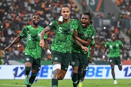 تسوية الخلاف بين لاعبي منتخب نيجيريا واتحاد الكرة
