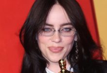 “جبان وحقير مثير للشفقة”.. المغنية الأمريكية بيلي إيليش تشن هجوما شرسا على ايلون ماسك