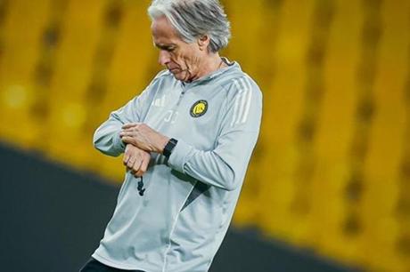 جيسوس يربط بين مجده القاري وفوز النصر على الخليج ويشيد بمقصية رونالدو