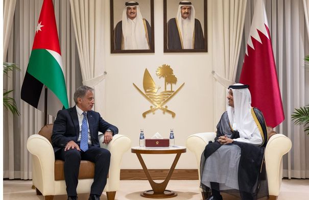 حسان يلتقي رئيس مجلس الوزراء ووزير الخارجيَّة القطري في...