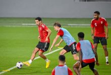 حمدان بن مبارك يُتابع تدريبات المنتخب الوطني قبل سفره لمواجهة نظيره العراقي