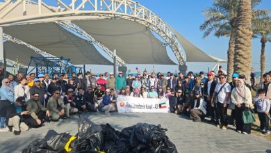 حملة لـ«موئل» وسفارات «آسيان» لتنظيف شاطئ الشويخ