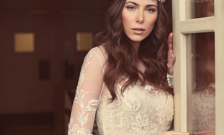 دانييلا رحمة تتألق في جلسة تصوير مميزة.. ظهرت بمراحل متقدمة في الحمل