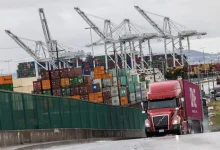 دخول الرسوم الجمركية الأميركية على الشاحنات والحافلات حيّز التطبيق