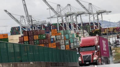 دخول الرسوم الجمركية الأميركية على الشاحنات والحافلات حيّز التطبيق