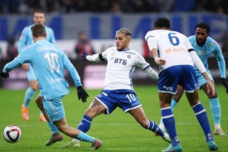 دينامو موسكو يتخطى زينيت ويبلغ نصف نهائي كأس روسيا