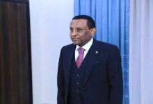 رئيس وزراء السودان يؤكد لمبعوث غوتيريش استعداد حكومته للتنسيق مع الأمم المتحدة