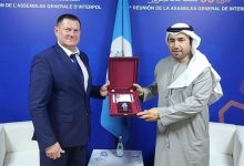 روسيا تمنح أحمد ناصر الريسي وسام "100 عام على التعاون الشرطي الدولي"