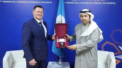 روسيا تمنح أحمد ناصر الريسي وسام "100 عام على التعاون الشرطي الدولي"