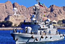 زورق القوة البحرية «استقلال» يرسو في ميناء السلطان قابوس